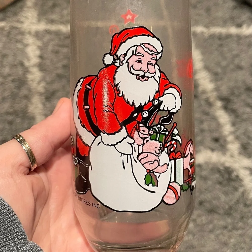 Vintage Coca Cola Classic Santa Christmas Glasses 1984 MC CRORY STORES, INC.